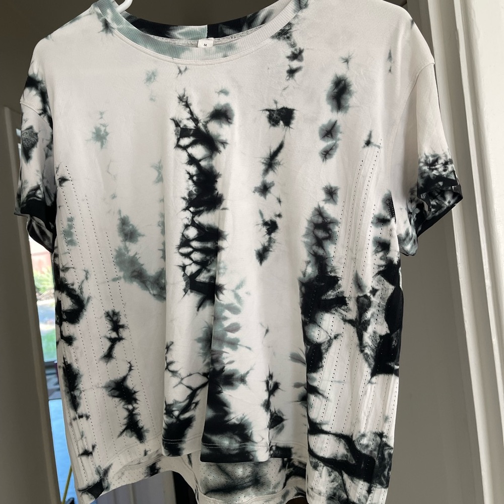 Lulu lemon tie dye t shirt size M